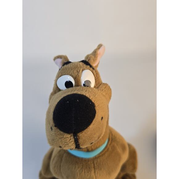 2002 Hanna Barbera Scooby Doo W/Soccer Ball Plush Stuffed Animal 10" Tall - Picture 5 of 7
